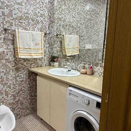 Dry Lägenhet Tirana